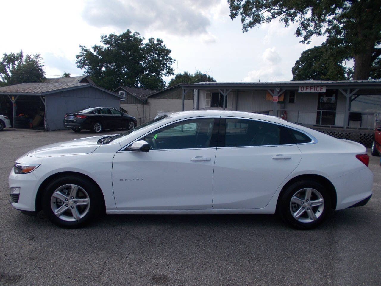 Used 2022 Chevrolet Malibu LS w/ Driver Confidence Package II FWD image 19