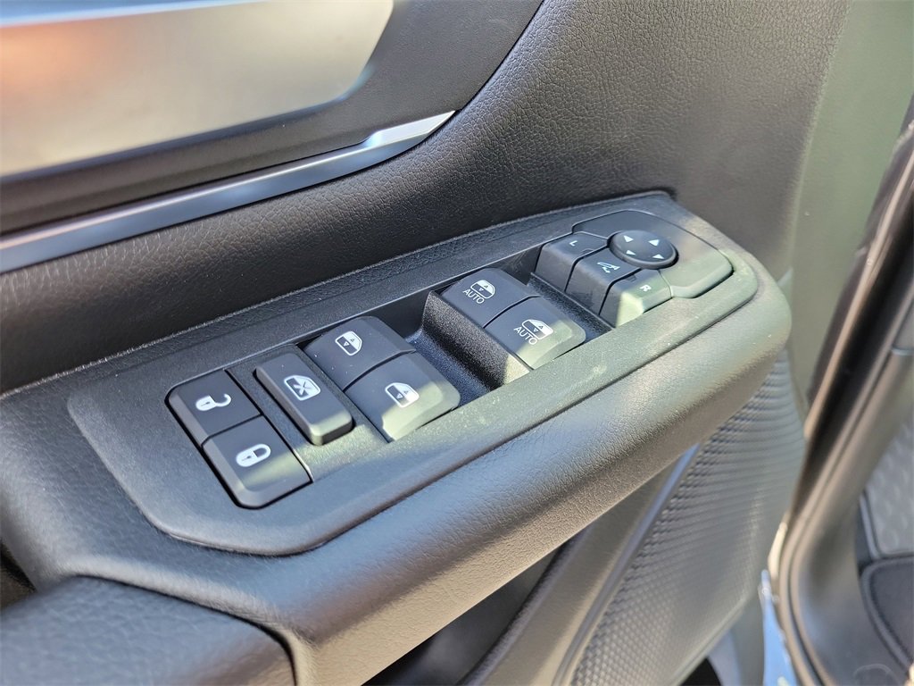 New 2026 RAM 1500 4x4 Crew Cab image 31