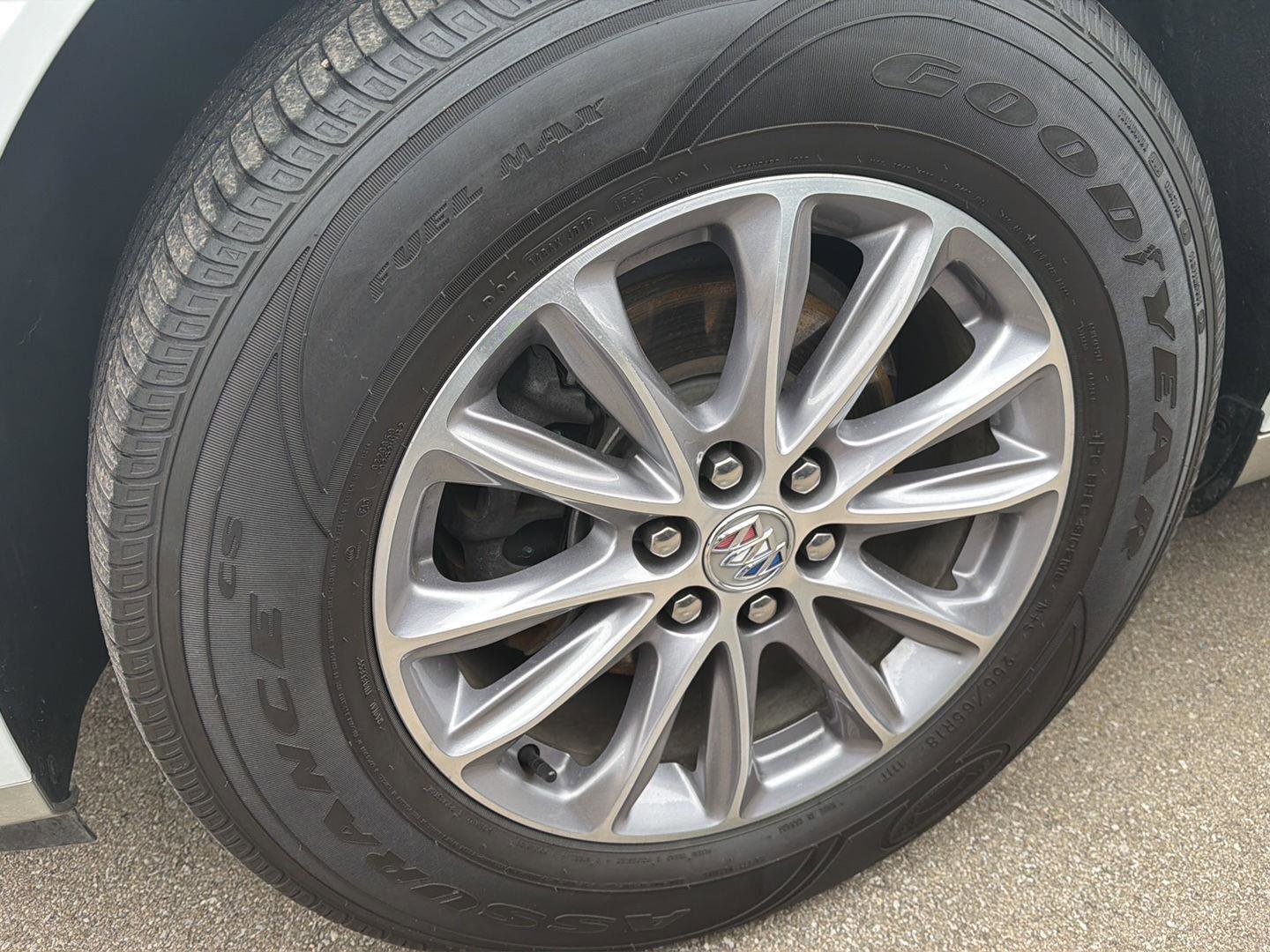 Used 2024 Buick Enclave Premium image 11