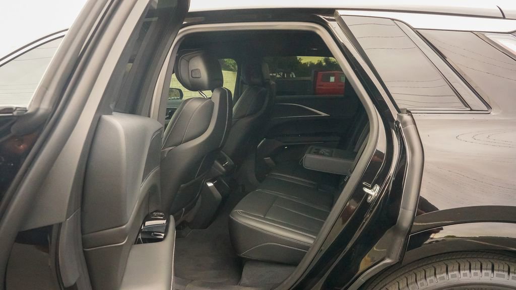 Certified 2025 Cadillac Lyriq Luxury image 12