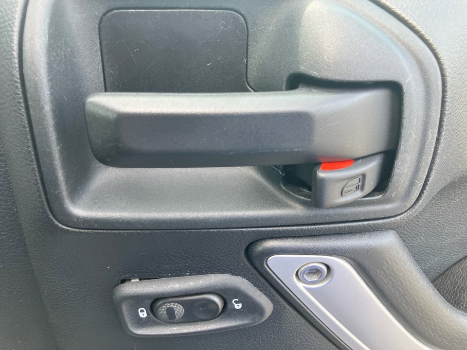 Used 2017 Jeep Wrangler Unlimited Sahara w/ Connectivity Group image 34