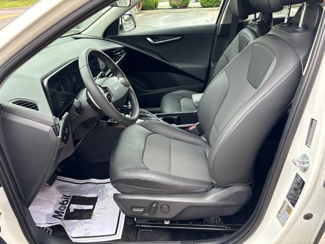Used 2024 Kia Niro EX Touring FWD image 11
