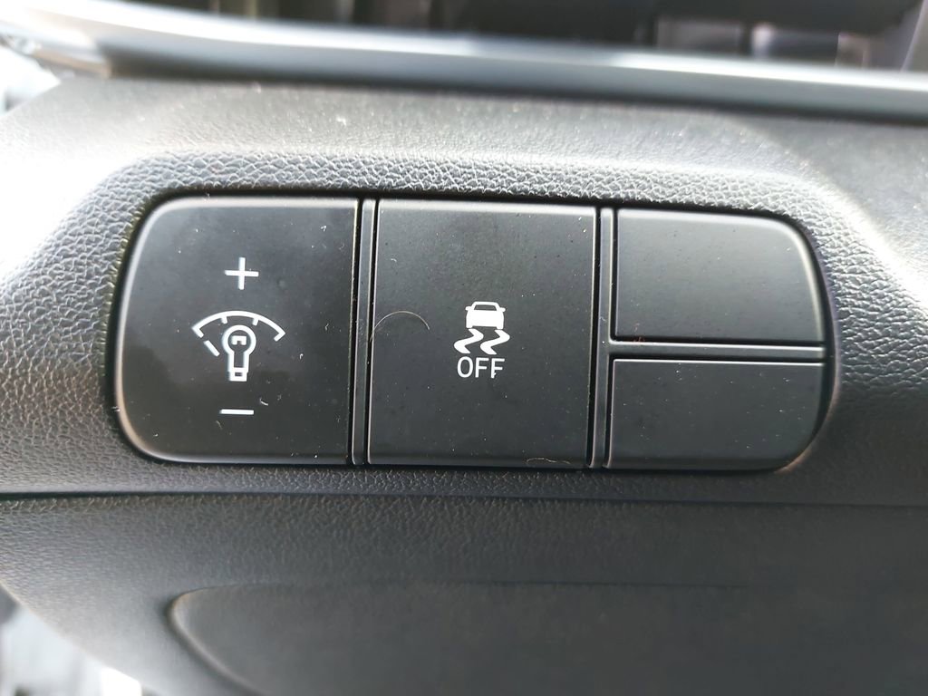 Certified 2025 Hyundai Elantra SEL w/ Cargo Package image 25