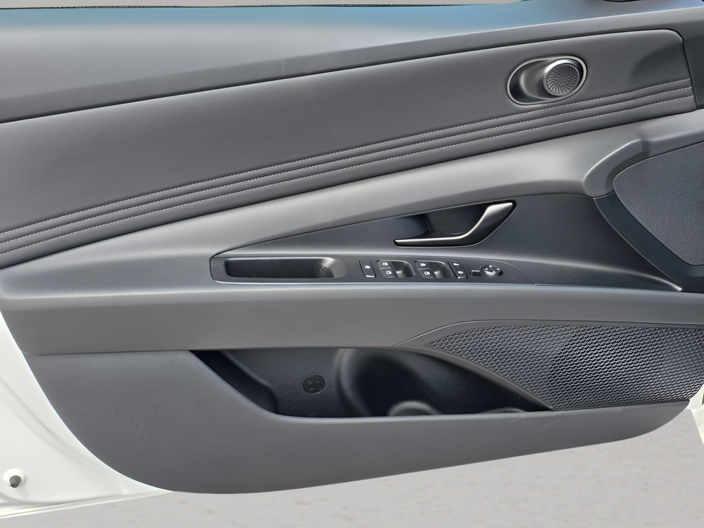 New 2026 Hyundai Elantra Sport FWD image 12