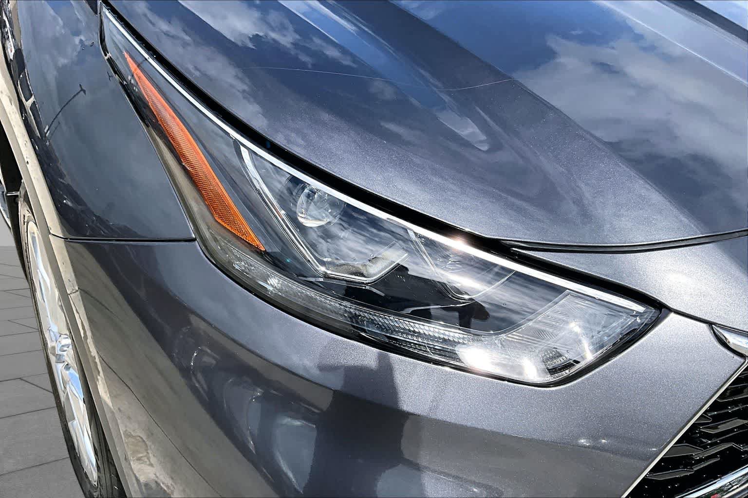 Used 2024 Toyota Highlander Limited FWD image 26