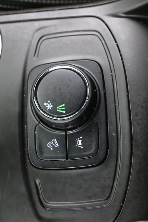 Used 2023 GMC Terrain SLE image 21