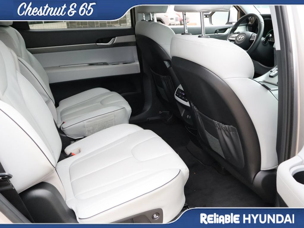 Certified 2025 Hyundai Palisade SEL FWD image 12