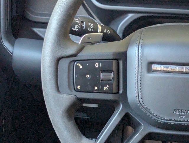 Used 2023 Land Rover Defender 110 image 19