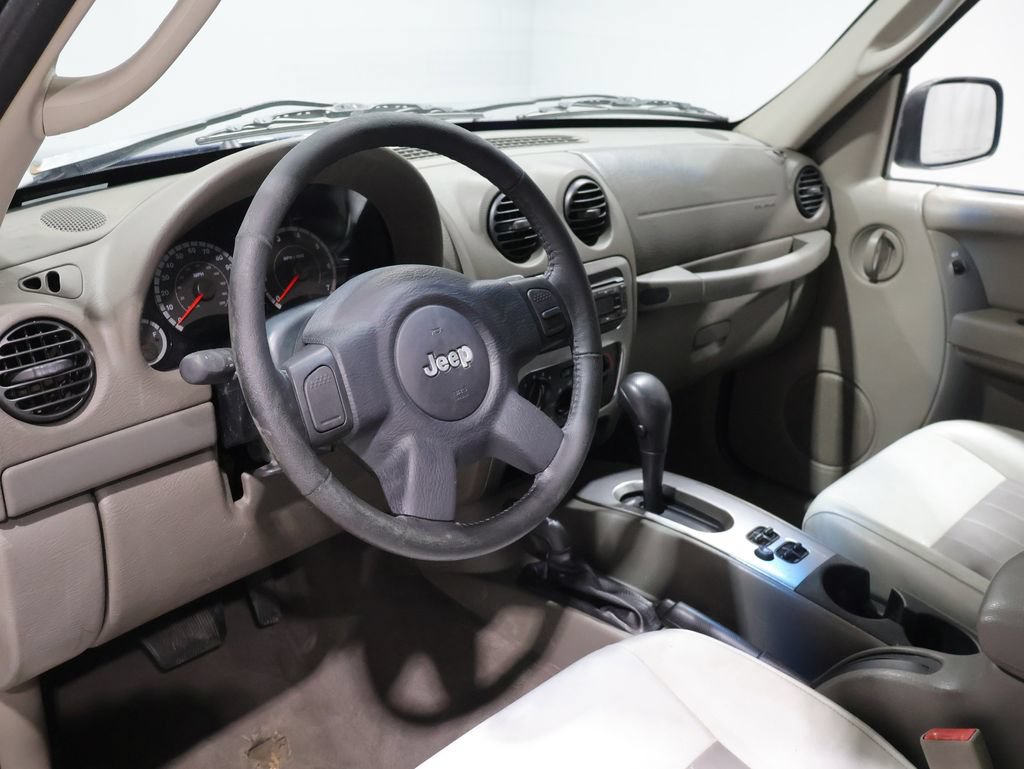 Used 2007 Jeep Liberty Sport AWD/4WD image 14