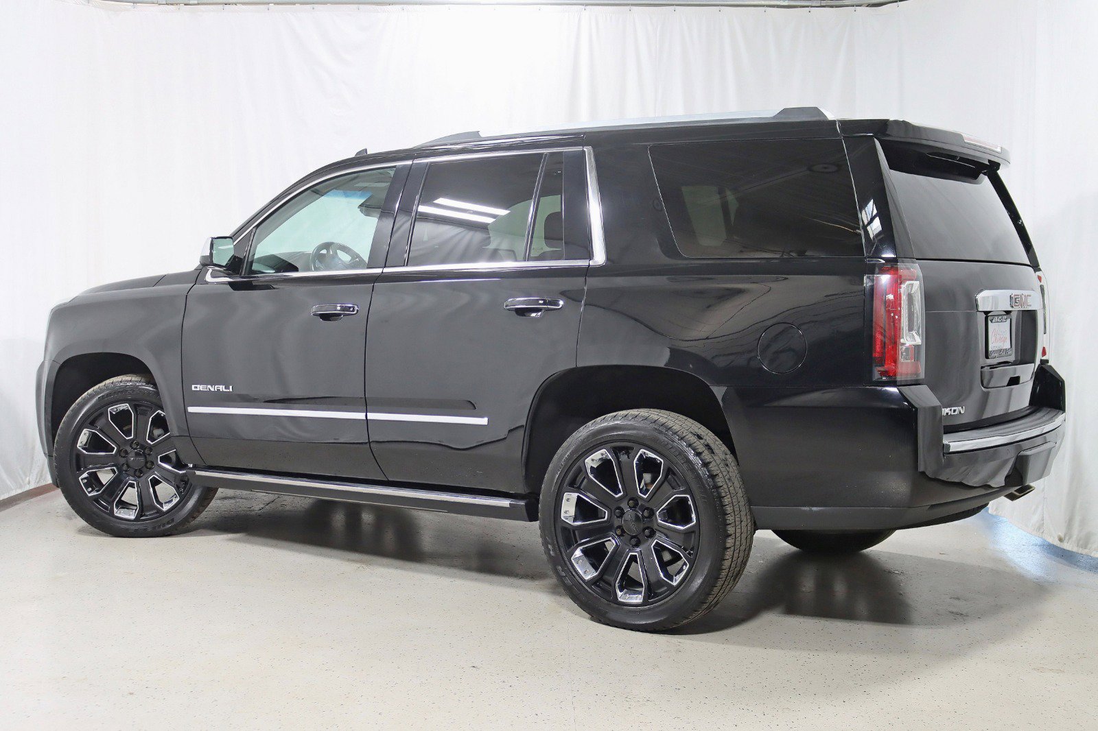 Used 2018 GMC Yukon Denali w/ Denali Ultimate Package image 9