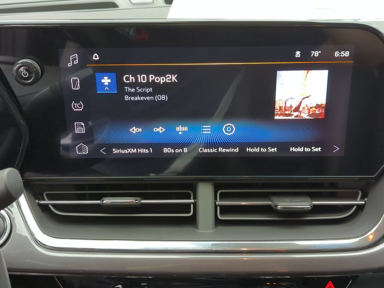 New 2026 Chevrolet Trax ACTIV w/ Sunroof Package FWD image 15