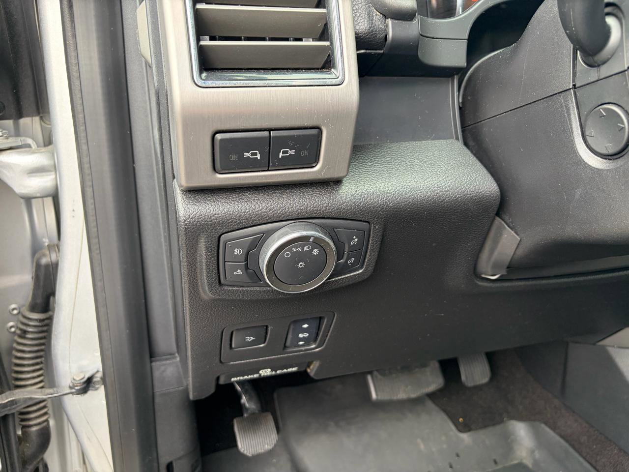 Used 2018 Ford F250 Platinum w/ Platinum Ultimate Package AWD/4WD image 25