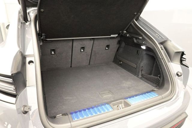 Used 2025 Porsche Macan Electric RWD image 16