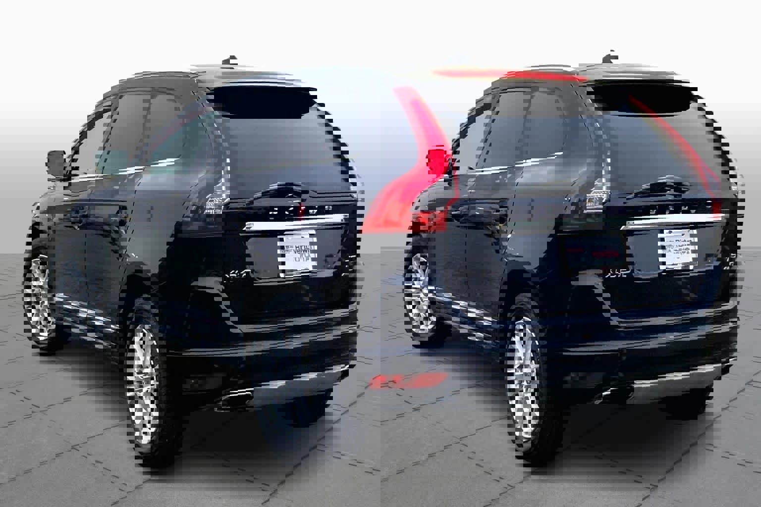 Used 2016 Volvo XC60 T5 Platinum image 11