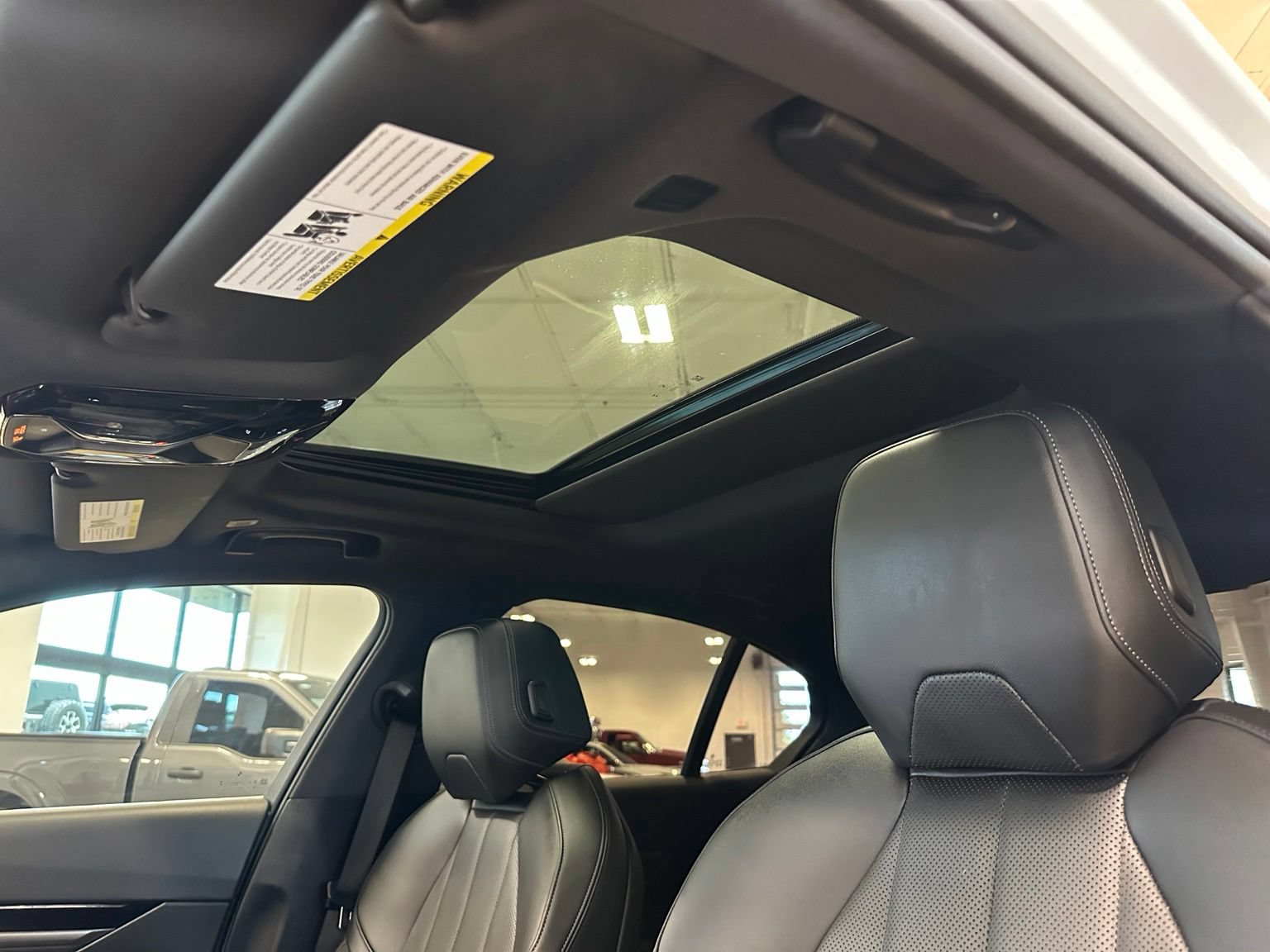Used 2024 BMW 530i w/ Convenience Package RWD image 33
