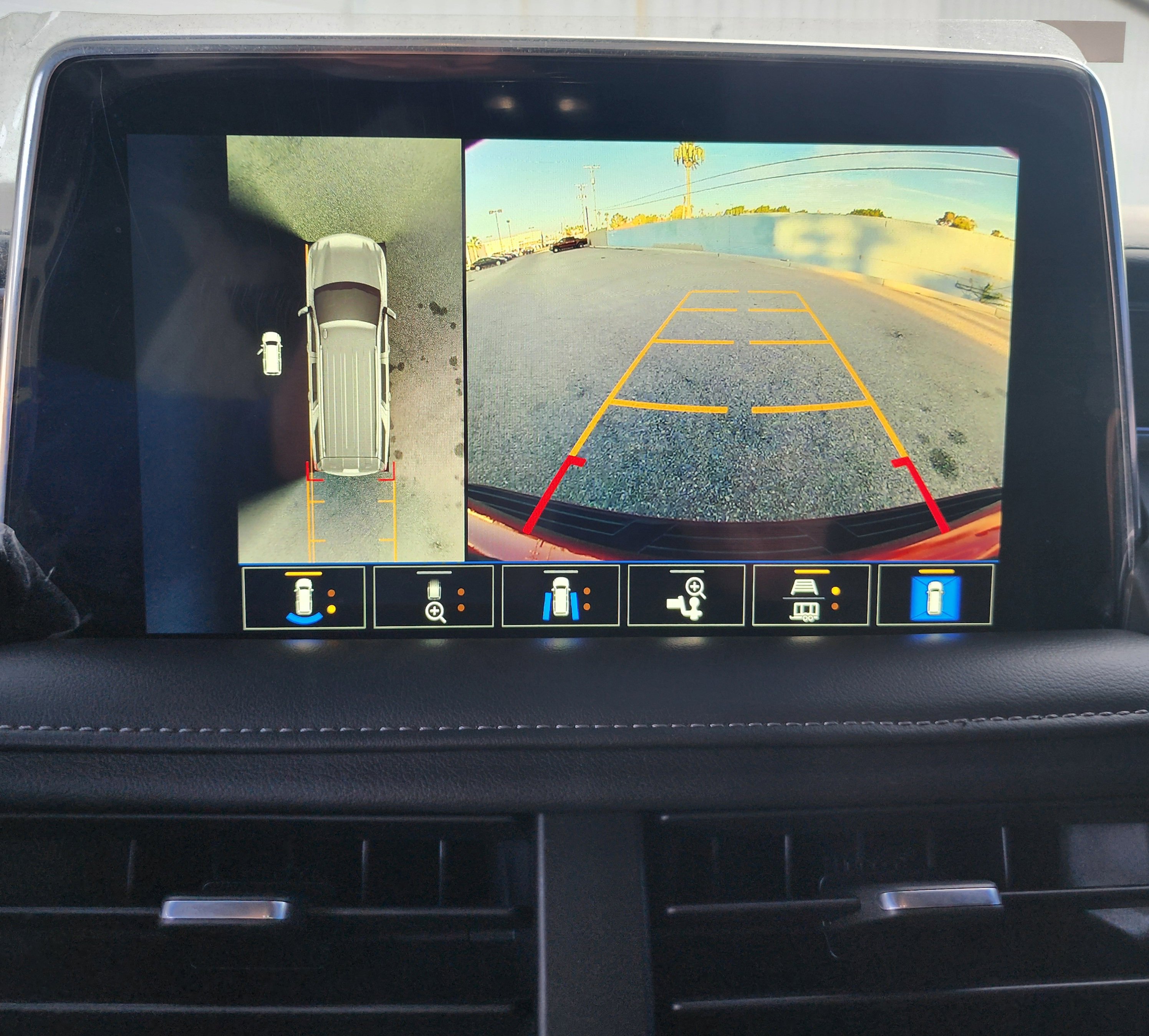 Used 2023 Chevrolet Tahoe LT w/ Luxury Package image 23