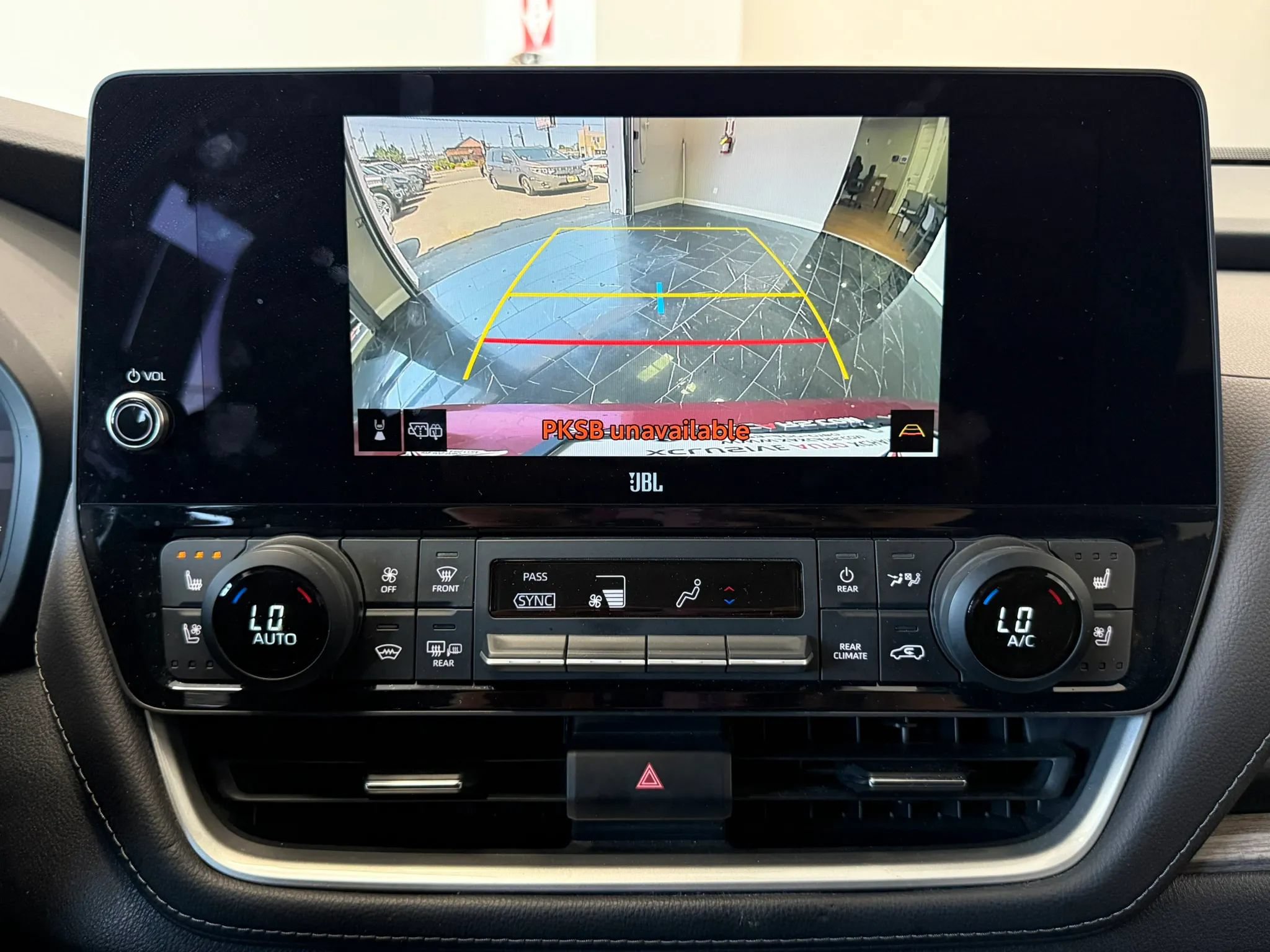 Used 2024 Toyota Grand Highlander AWD image 16