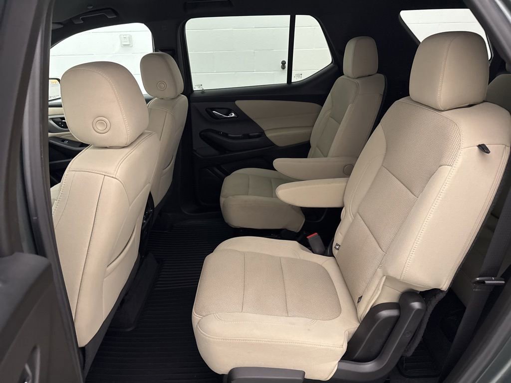 Used 2022 Chevrolet Traverse LT image 44