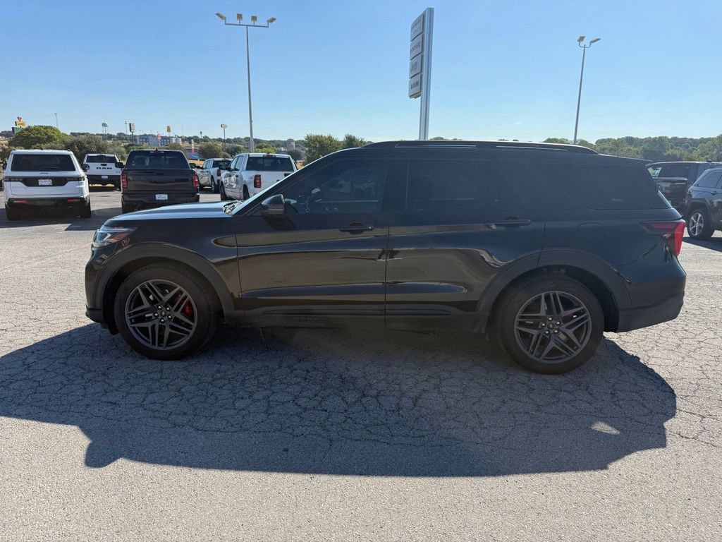 Used 2026 Ford Explorer ST w/ Sun And Sound Package AWD/4WD image 3