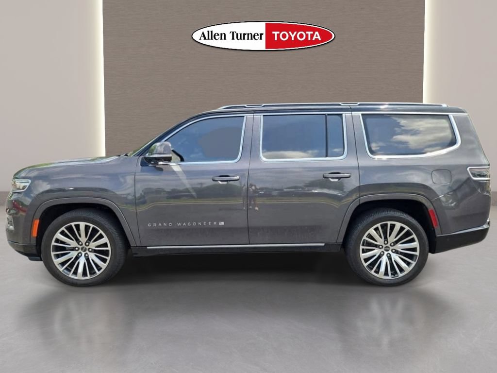 Used 2022 Jeep Grand Wagoneer Series III w/ HD Trailer Tow Package AWD/4WD image 10