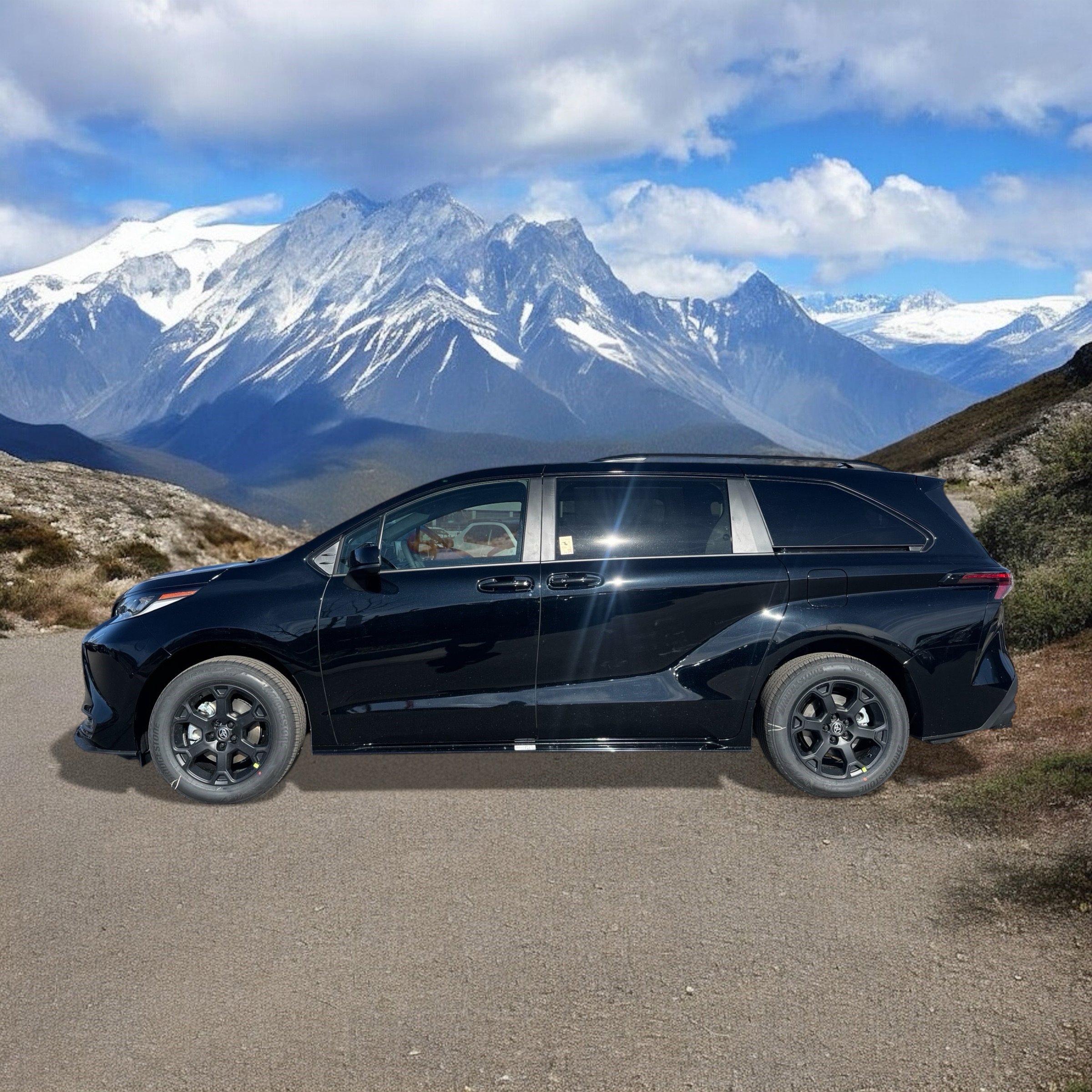 New 2026 Toyota Sienna XLE Woodland Edition AWD/4WD image 2