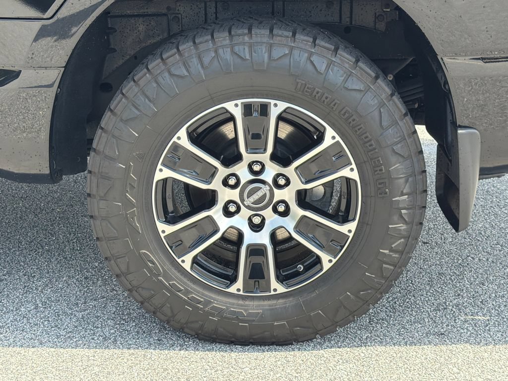 Used 2023 Nissan Titan SV w/ SV Convenience Package RWD image 19