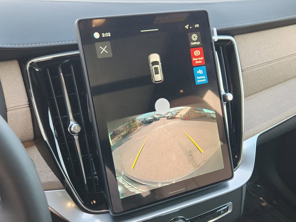 New 2026 Volvo XC90 B6 Core image 9