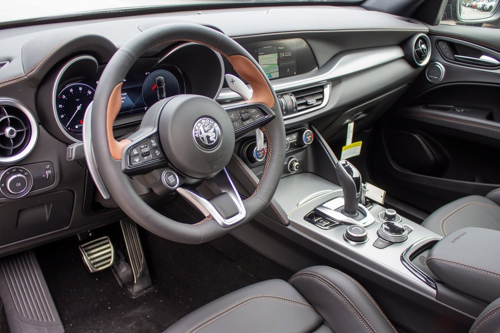 New 2025 Alfa Romeo Stelvio Sprint image 11