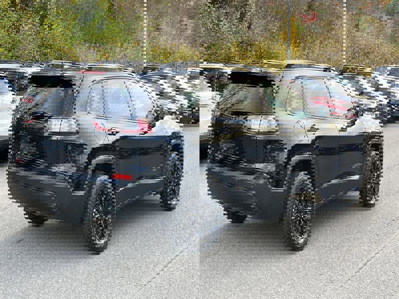 Used 2023 Jeep Cherokee Altitude Lux image 5