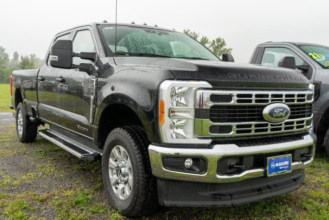 Used 2023 Ford F250 XLT AWD/4WD image 4