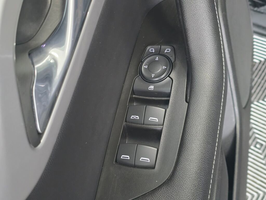 Used 2025 Chevrolet Blazer LT image 21