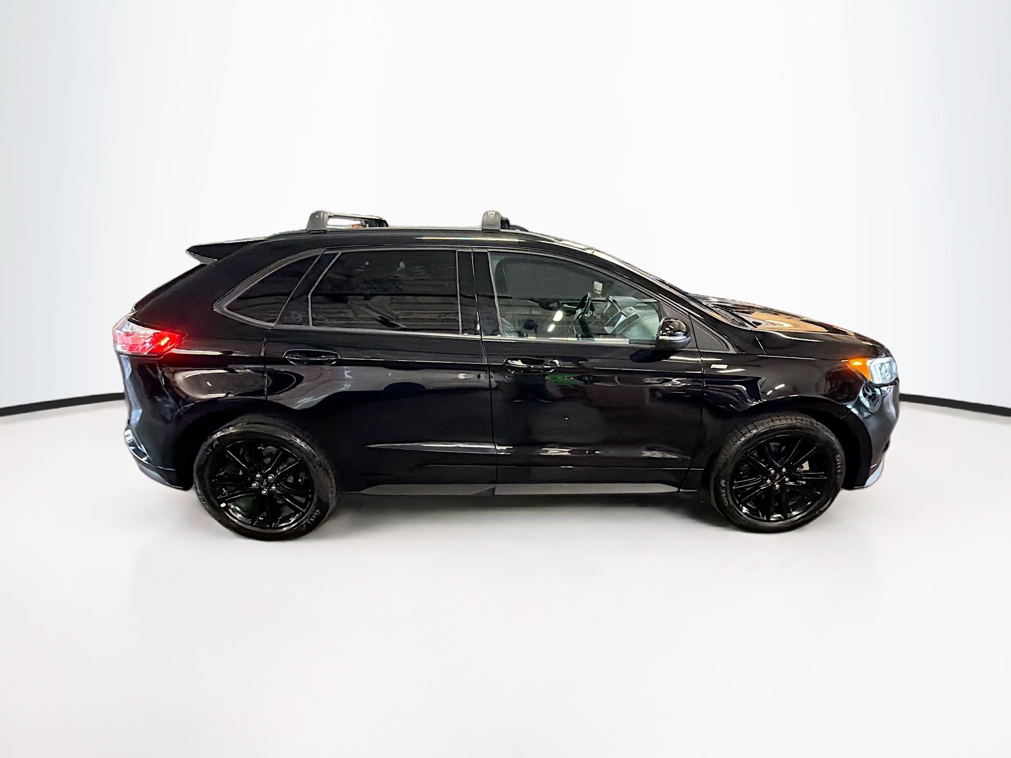 Used 2020 Ford Edge ST-Line w/ Cold Weather Package AWD/4WD image 10