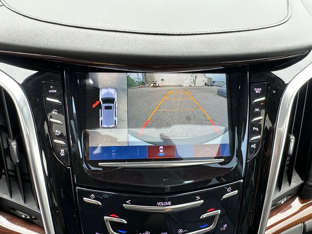 Used 2020 Cadillac Escalade Luxury AWD/4WD image 20