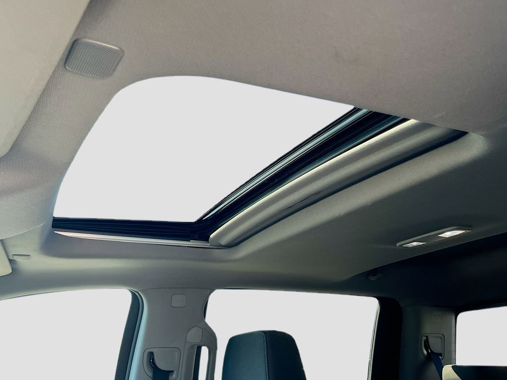 Used 2020 Chevrolet Silverado 1500 RST image 18