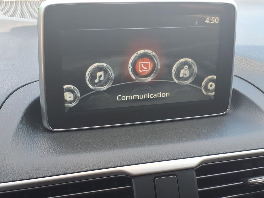 Used 2014 MAZDA MAZDA3 i Touring w/ Technology Package FWD image 9