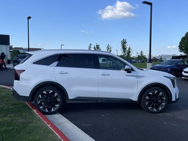 New 2025 Kia Sorento EX image 6