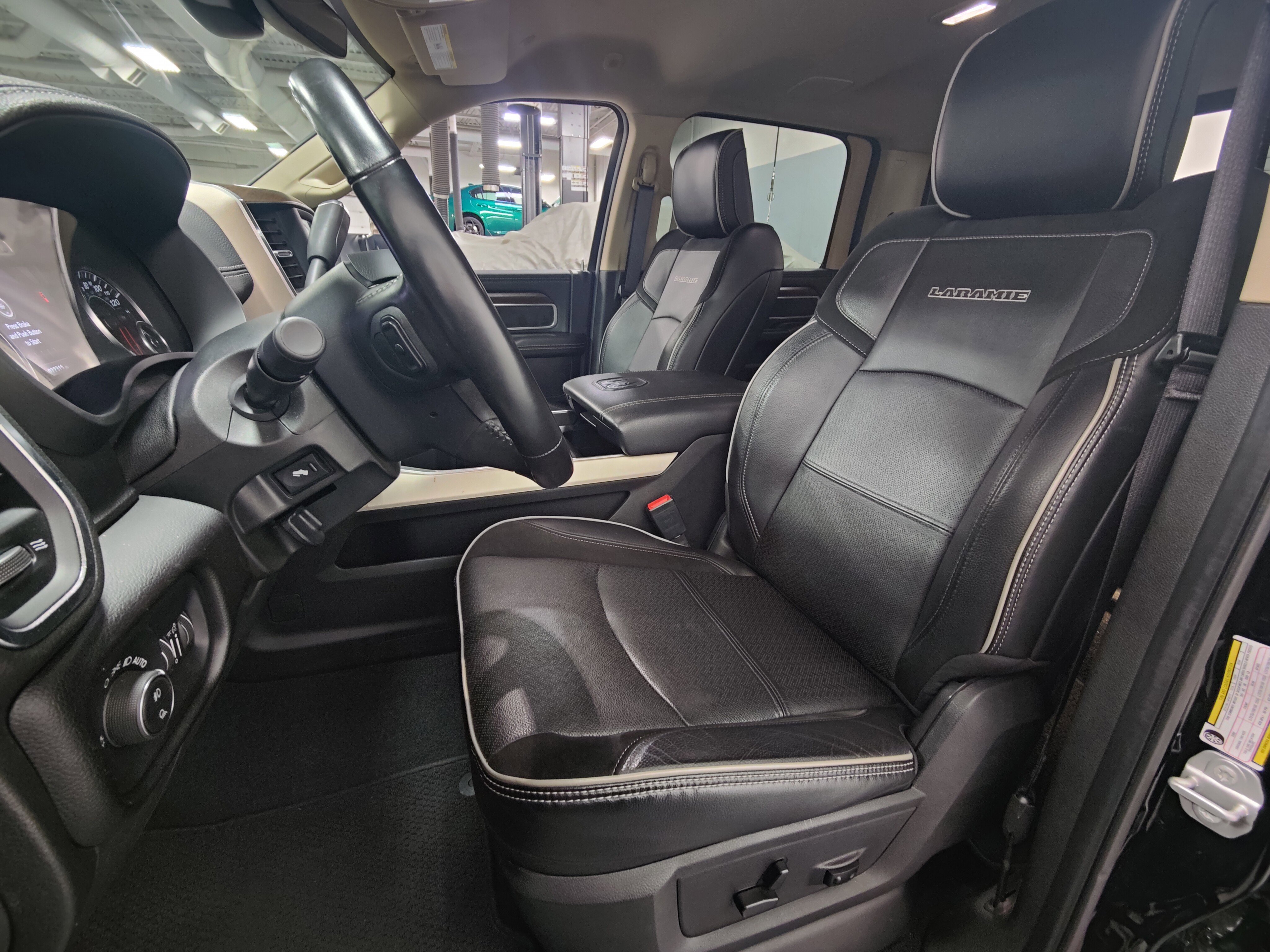 Used 2022 RAM 2500 Laramie AWD/4WD image 13