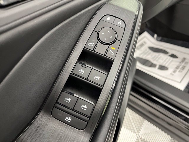 Used 2024 Nissan Rogue SV w/ SV Premium Package FWD image 32