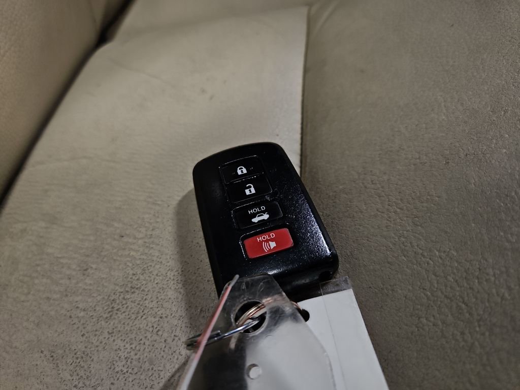 Used 2016 Toyota Avalon XLE Premium image 28