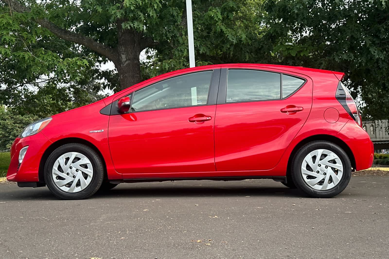 Used 2016 Toyota Prius C Two FWD image 5