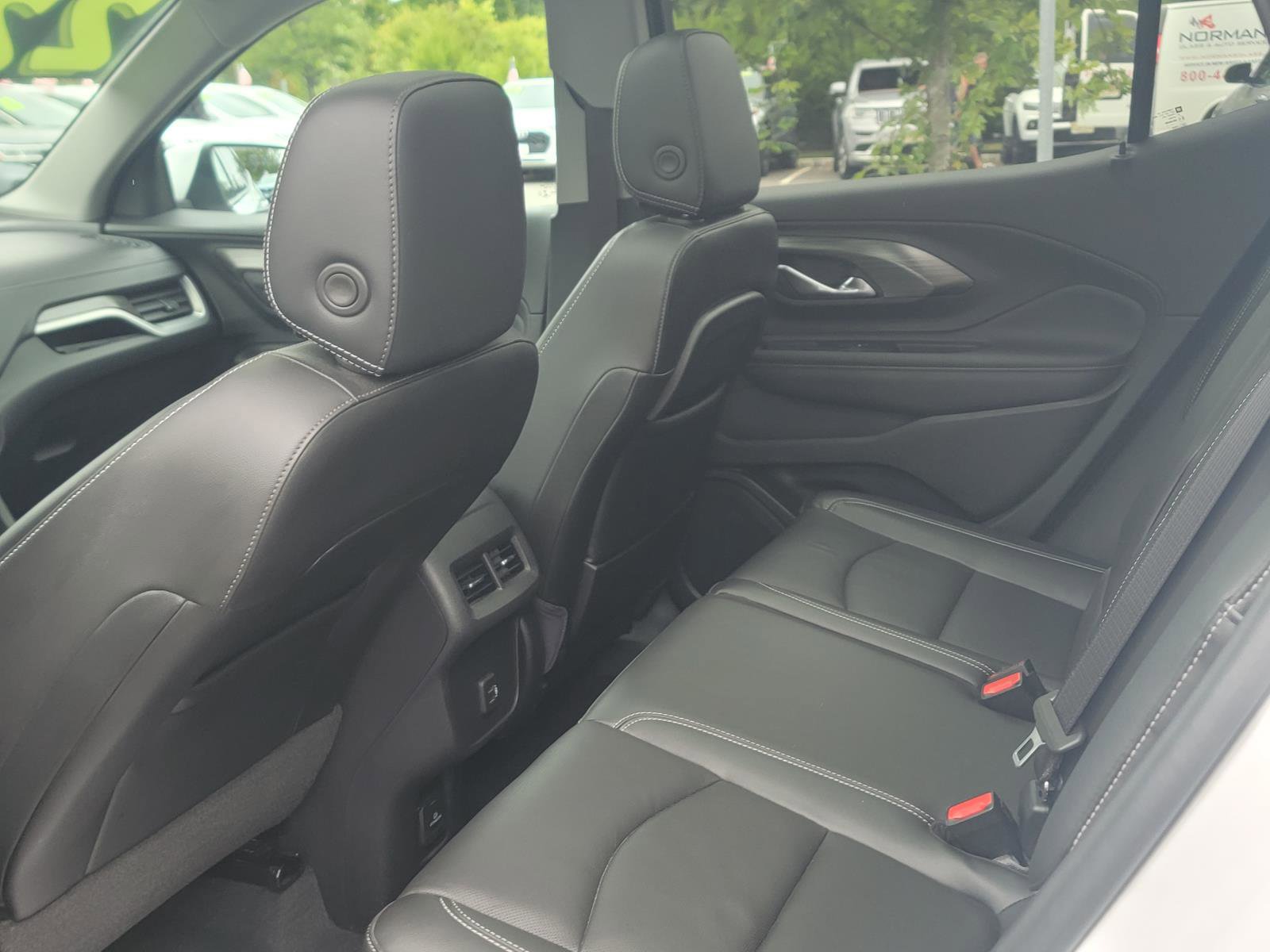 Used 2022 GMC Terrain SLT w/ Infotainment Package II image 11