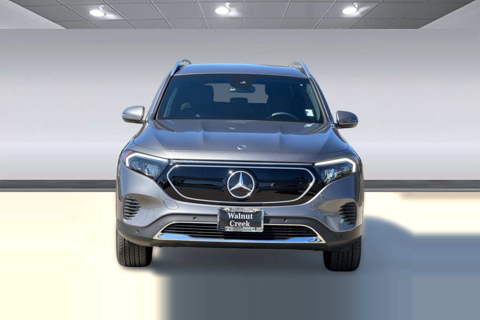 Used 2023 Mercedes-Benz EQB 300 4MATIC image 5
