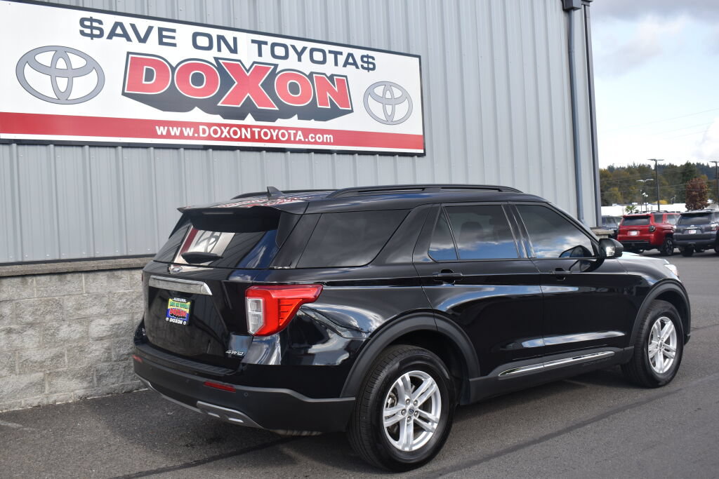 Used 2024 Ford Explorer XLT w/ Equipment Group 202A AWD/4WD image 5