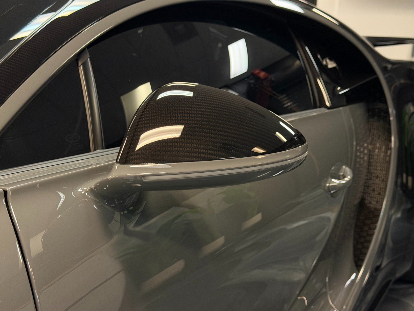 Used 2024 Bugatti Chiron Super Sport AWD/4WD image 47