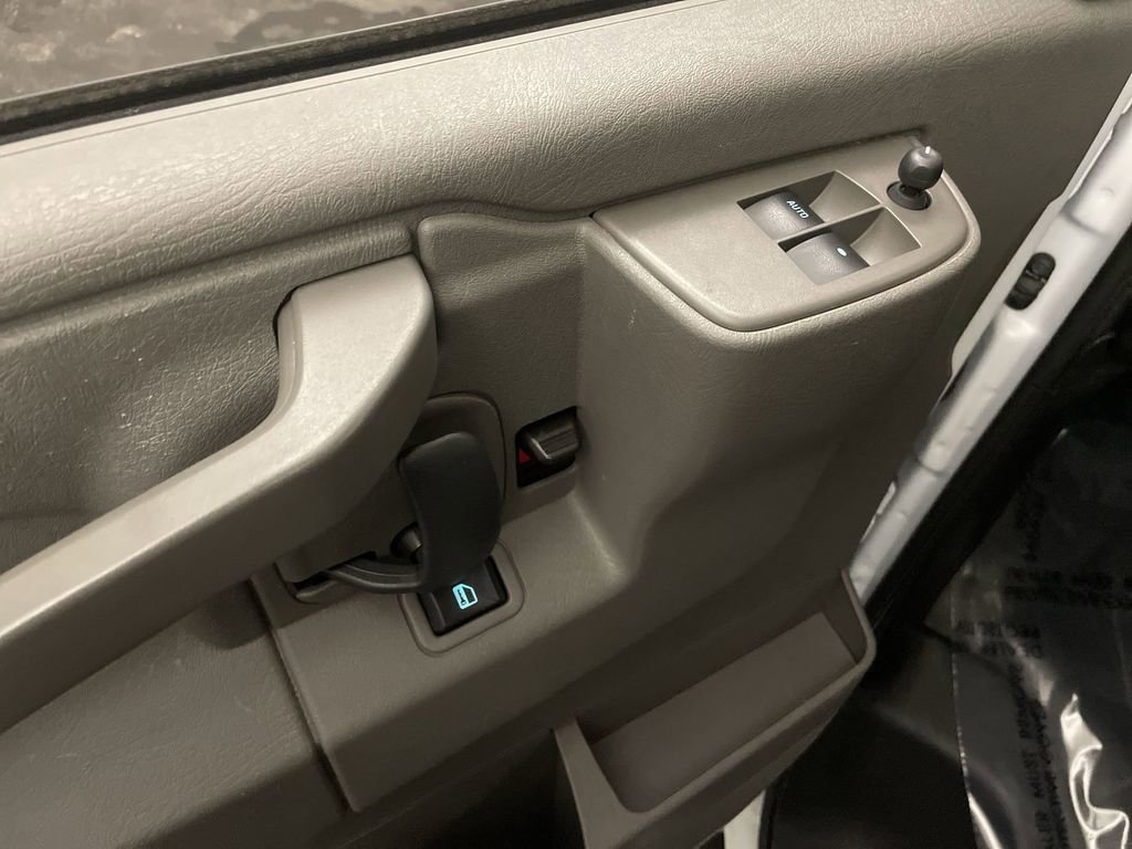 Used 2024 Chevrolet Express 2500 image 15