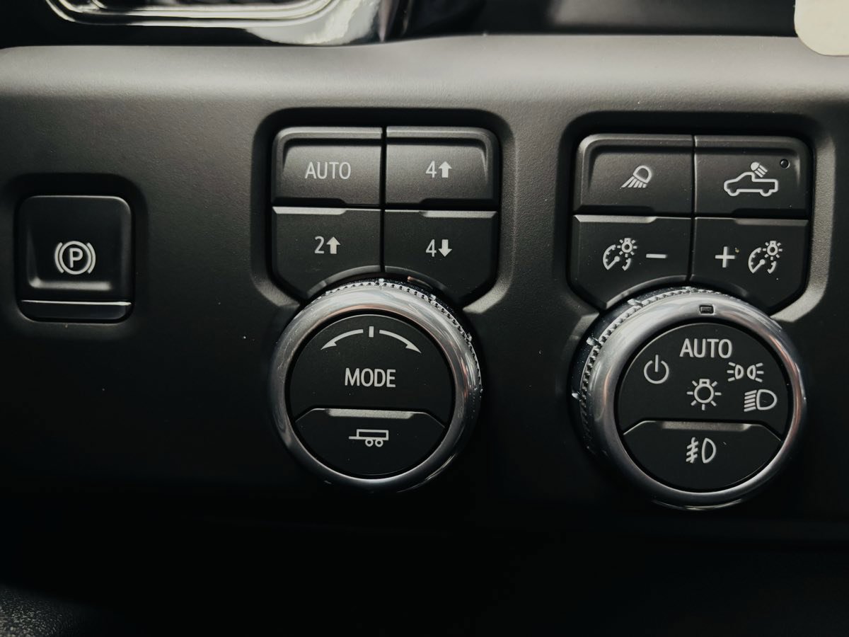 Used 2026 GMC Sierra 1500 AT4 w/ Technology Package AWD/4WD image 45