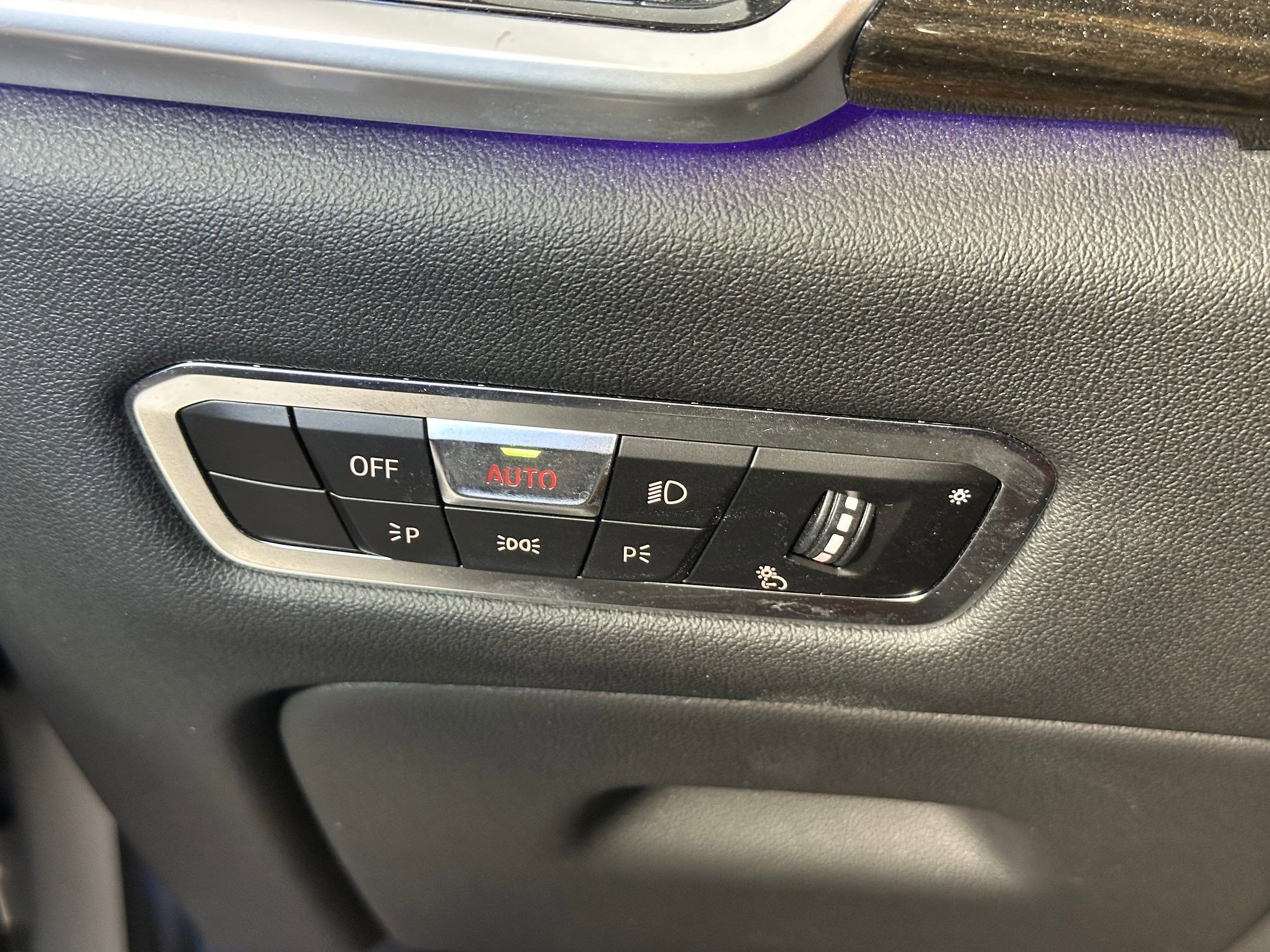 Used 2023 BMW X5 xDrive45e w/ Executive Package image 16