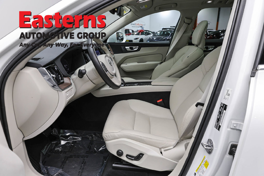 Used 2022 Volvo XC60 B5 Momentum AWD/4WD image 15