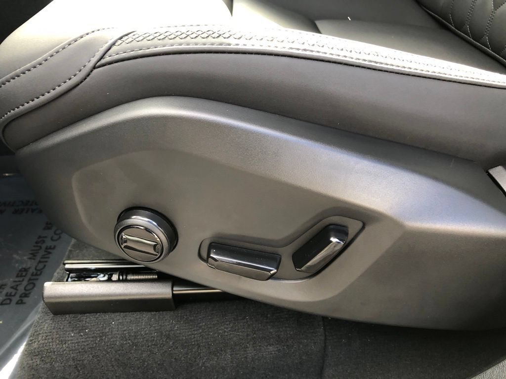 New 2026 Volvo XC90 B6 Plus w/ Protection Package Premier AWD/4WD image 7