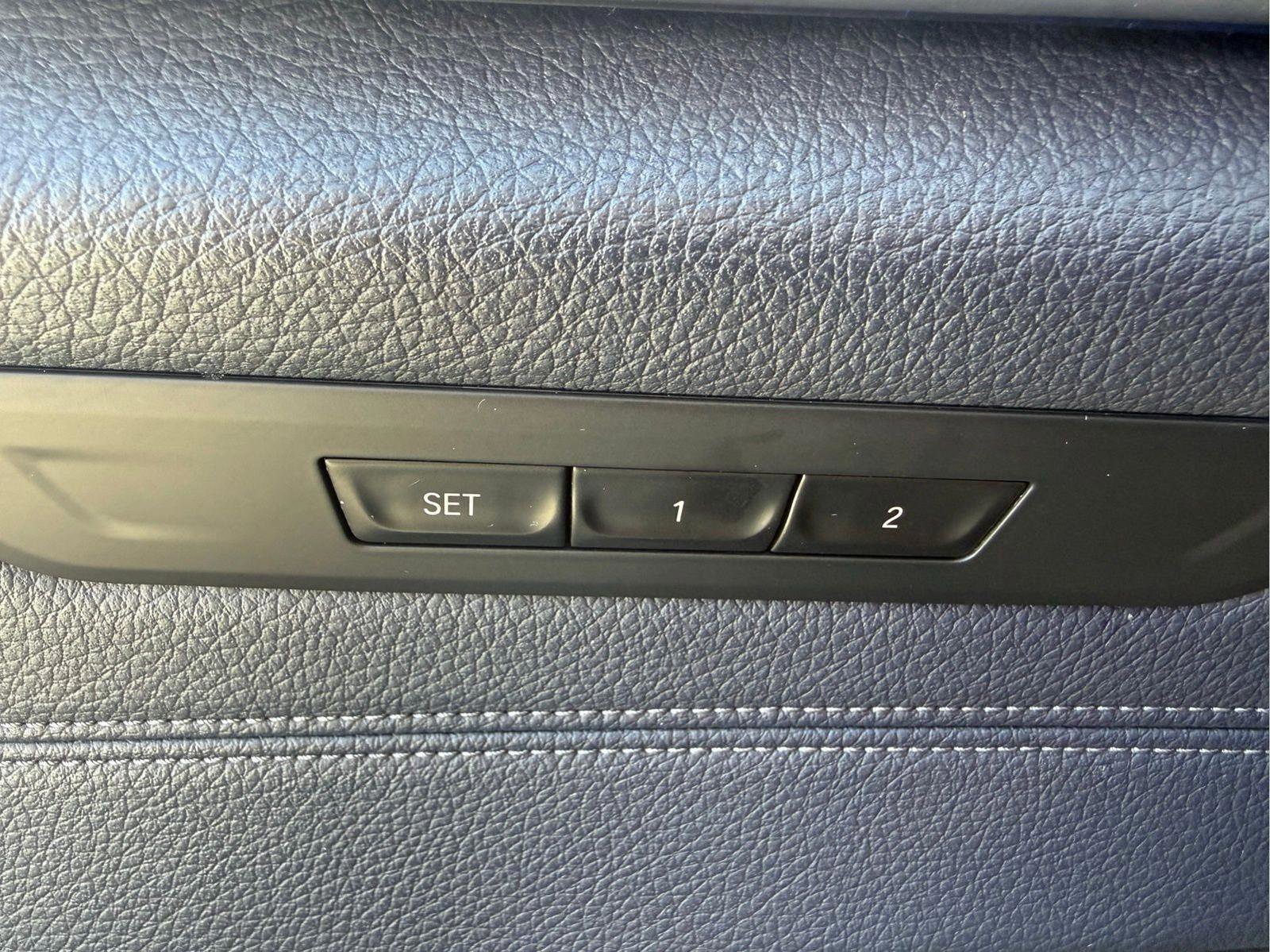 Used 2018 BMW 530i xDrive image 25